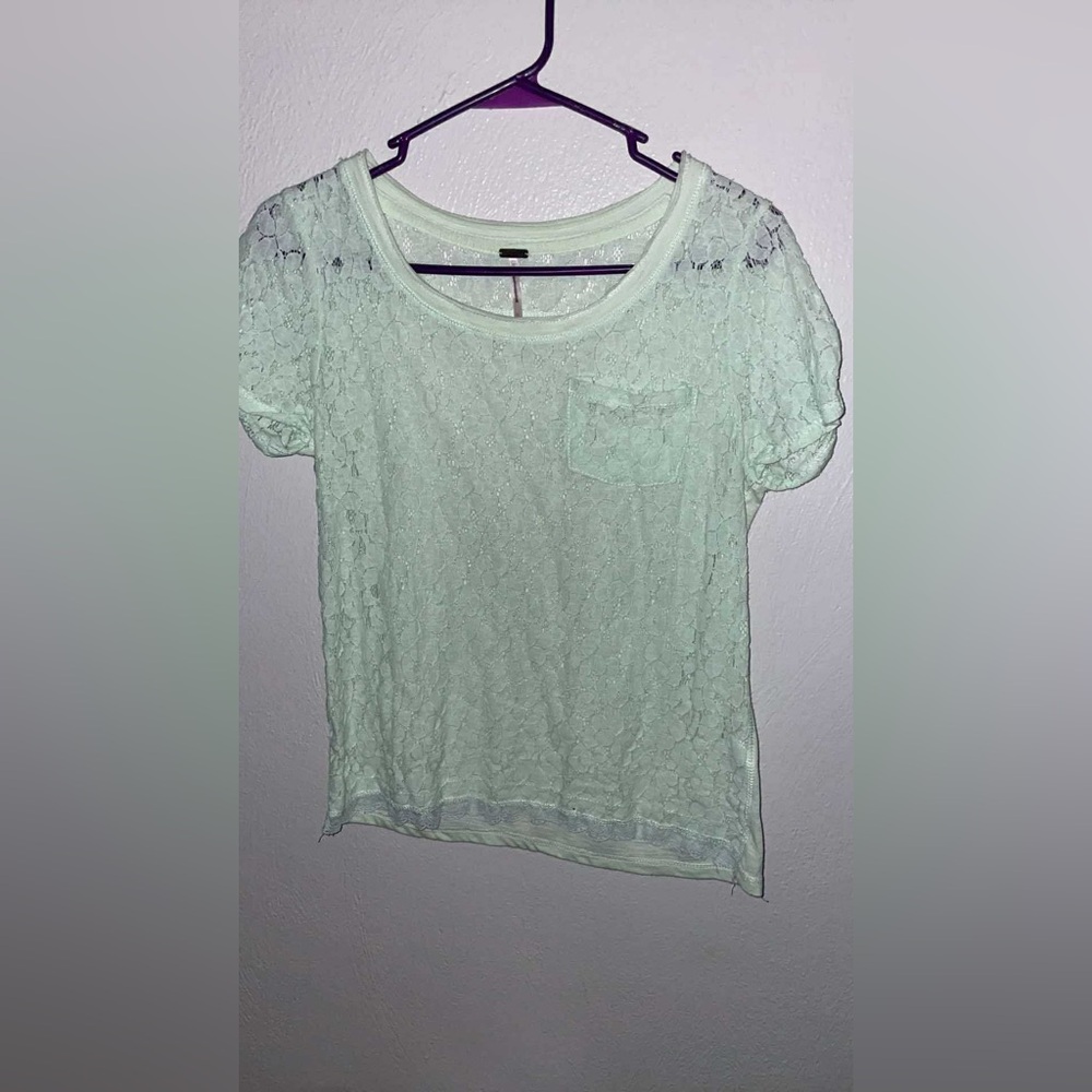 Lace Short Sleeve Top in Light Green